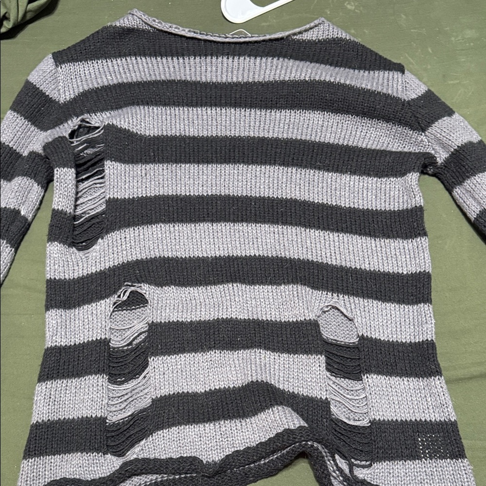 ROMWE Distressed Gray and Black Striped Sweater